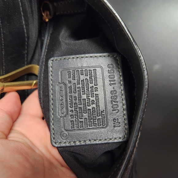 Classic black Coach purse small/medium - Picture 7 of 8
